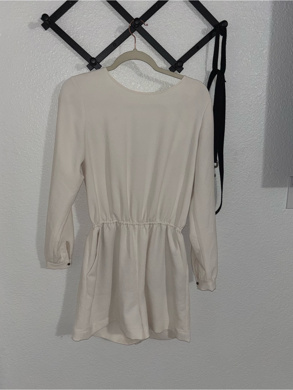 Wilfred Aritzia Cream Long Sleeve Romper Minimalist Boho Casual Large - Picture 2 of 4